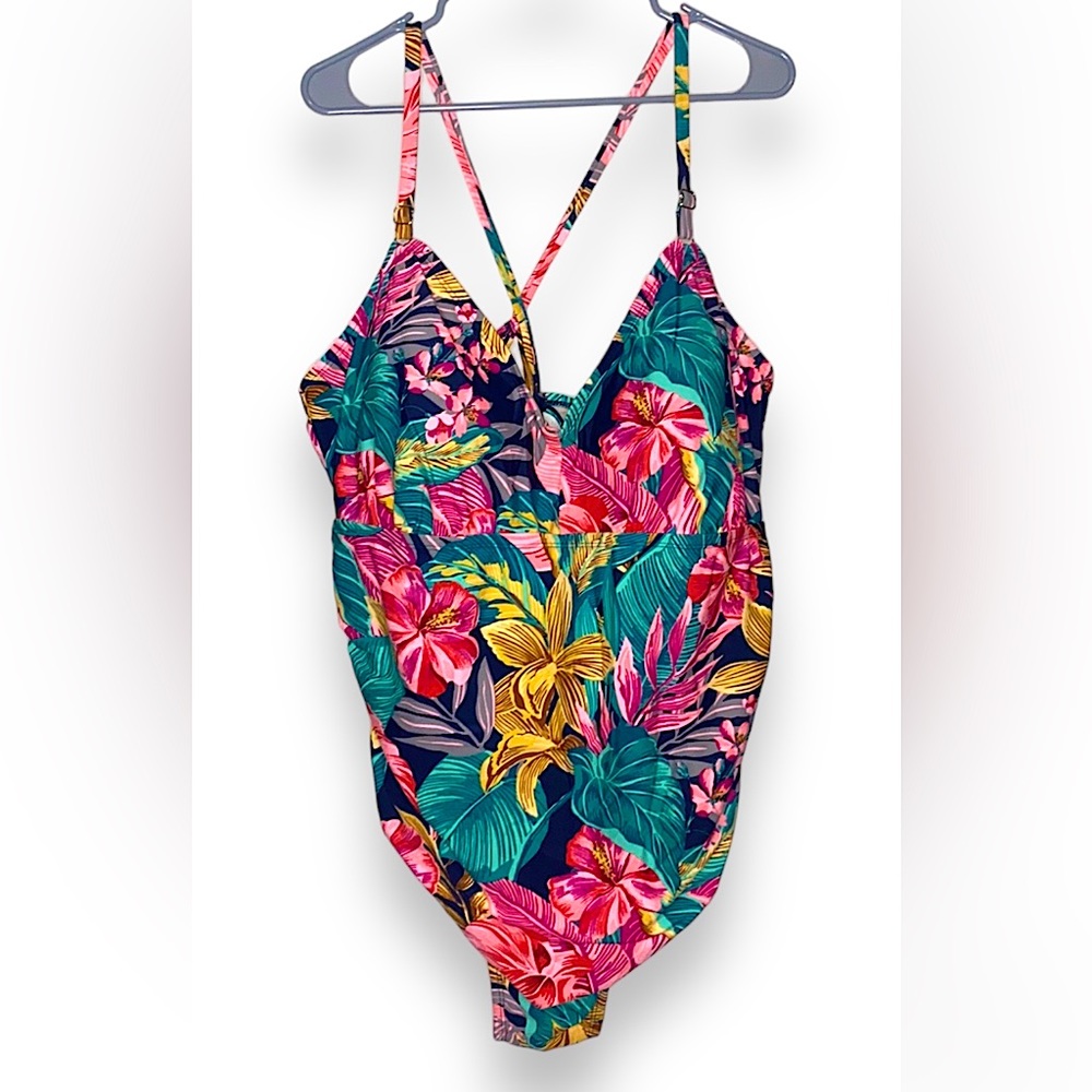 Kona Sol full piece bathing suit + size liner still attached 80’s vintage vibe!